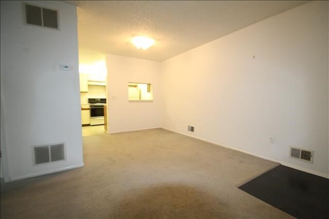 Building Photo - 708 Pepperidge Rd