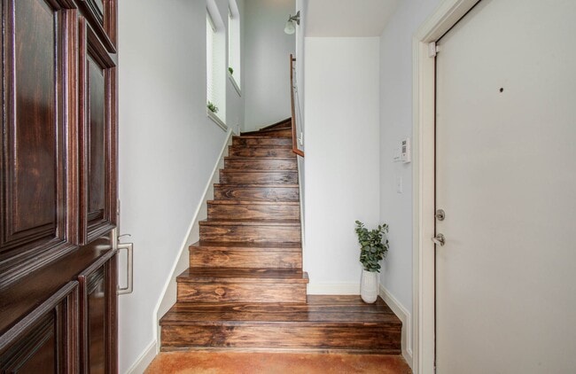 Building Photo - 202 McGowen St