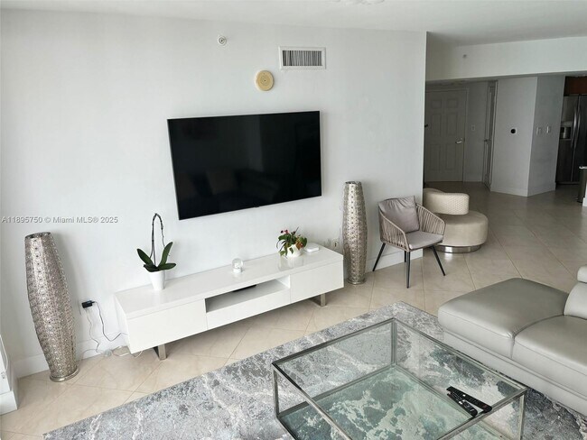 Foto del edificio - 16699 Collins Ave