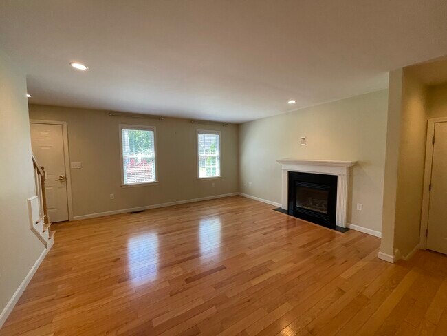 Foto del edificio - 43 Brewster Rd