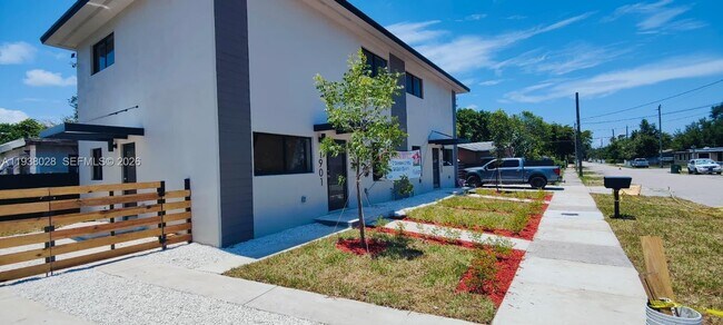 Foto del edificio - 1901 NW 51st Terrace