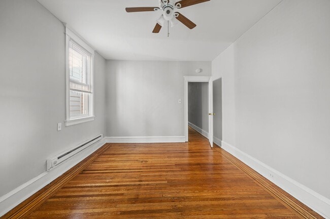 Building Photo - 1609 W Nedro Ave