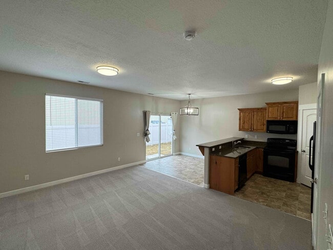 Building Photo - 267 S 740 W