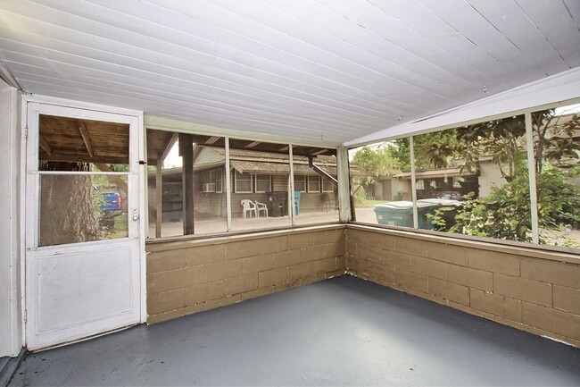 Building Photo - Available now!  Near downtown!