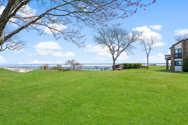 Photo - 17 Waters Edge Apartment