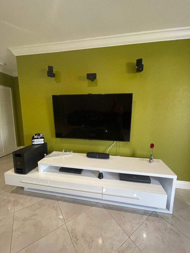 Foto del edificio - 584 Vossler Ave