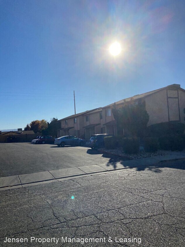 2 br, 1.5 bath House - 1785 West 1020 Nor... - 2 br, 1.5 bath House - 1785 West  1020 Nor...