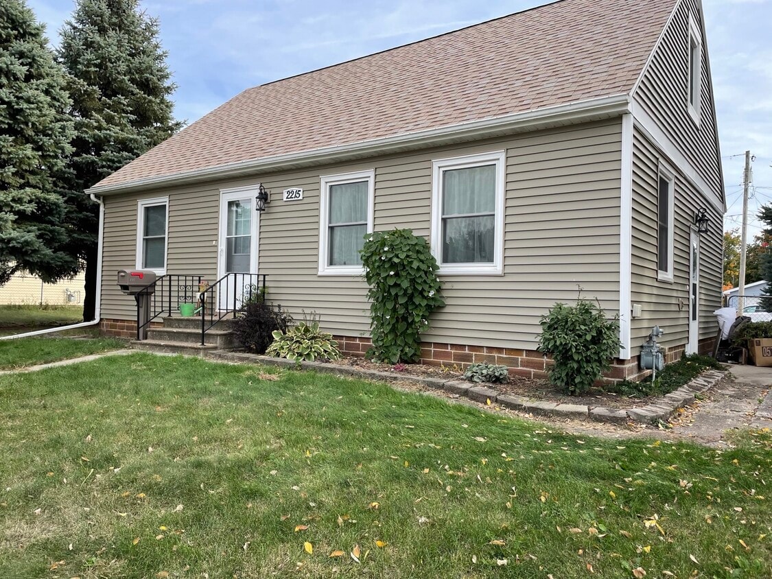 2215 Highland Park Ave, Fort Dodge, IA 50501 House Rental in Fort