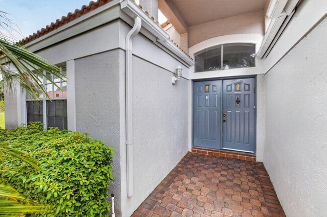 Building Photo - 15415 Summer Lake Dr