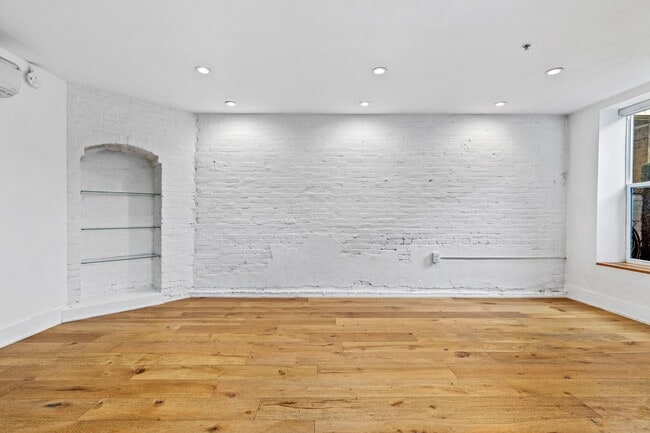 Building Photo - 2030 16th St NW