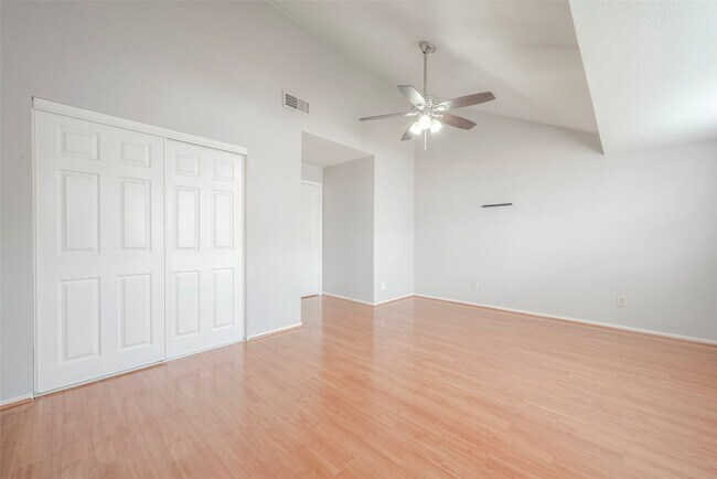 Foto del edificio - 1103 Dulles Ave