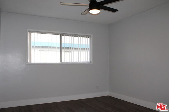 Building Photo - 1026 S Flower St