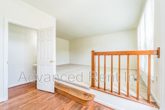 Building Photo - 8942 Quail Run Dr