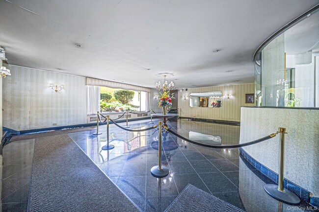 Foto del edificio - 143-50 Hoover Ave