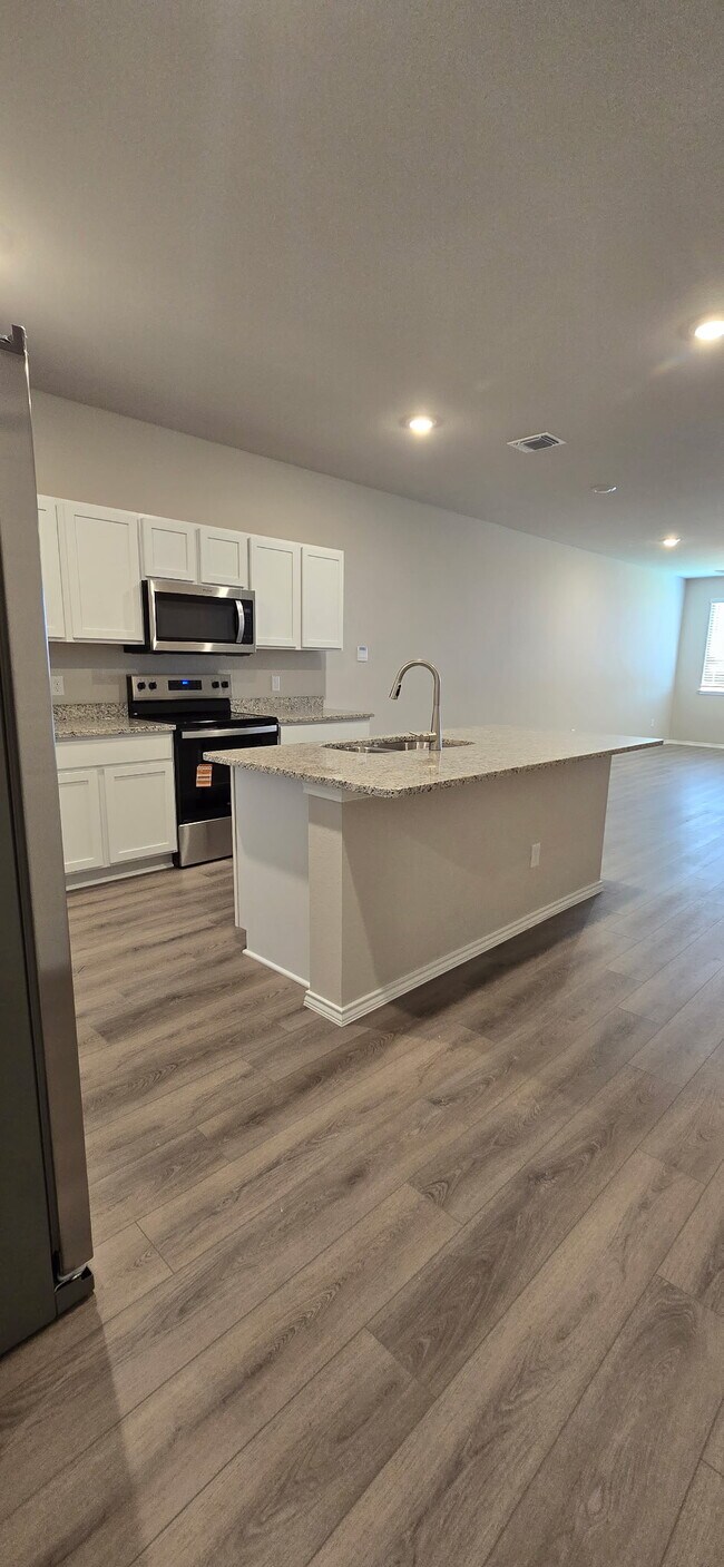 Building Photo - 1129 Stone Vly Rd