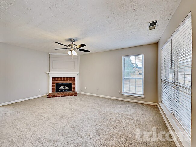 Foto del edificio - 872 Woodside Dr