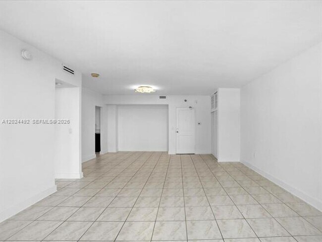 Foto del edificio - 10185 Collins Ave