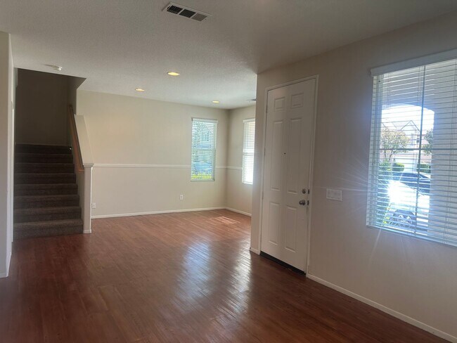 Foto del edificio - Charming 3 Bedroom, 2.5 Bath Home in North...