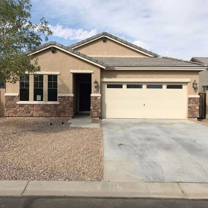 Primary Photo - 736 E Gold Dust Way