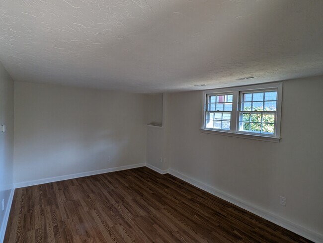 Sala de estar de 16x12. - 24 Curtis St