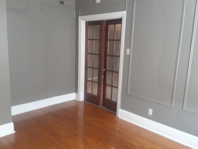 Building Photo - 3807 Keokuk St