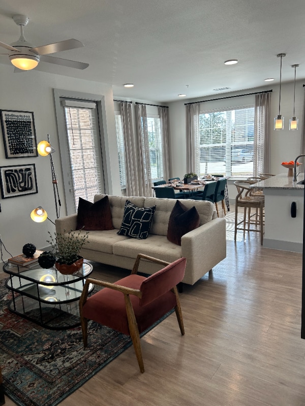 Foto del edificio - 1510 League Line Rd