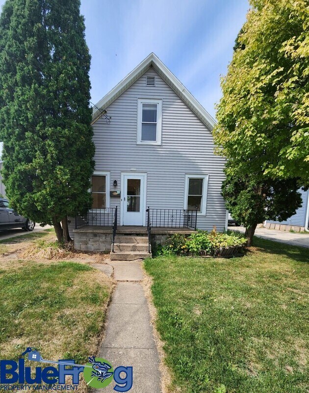 2009 Mt Vernon St, Oshkosh, WI 54901