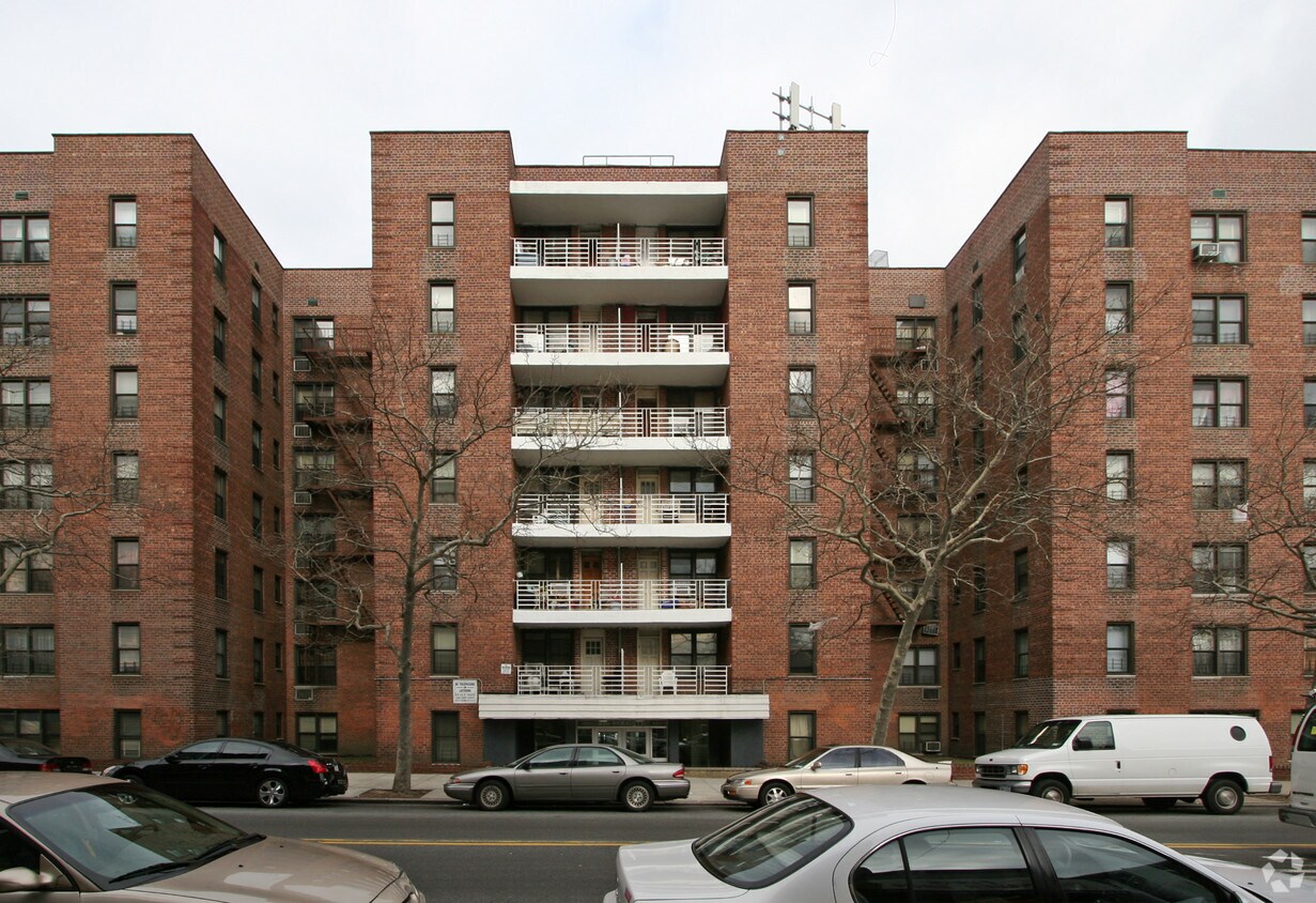 Building Photo - 4411 Church Ave