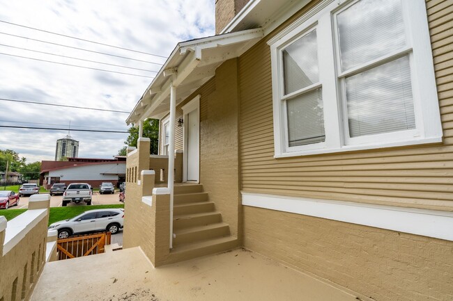 Building Photo - 241 W 14th St Duplex