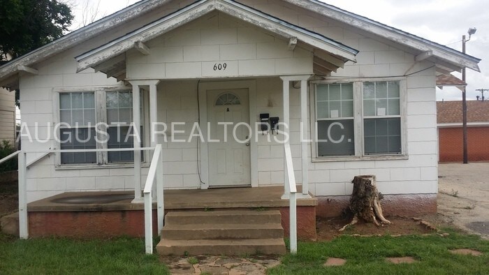 Primary Photo - 609 E N 15th St
