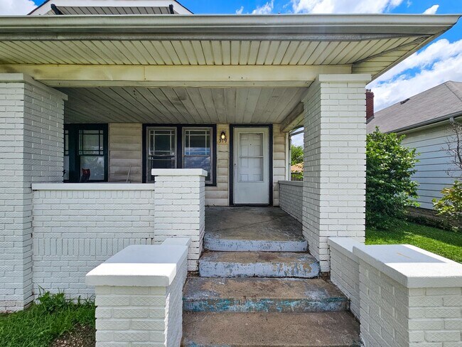 Foto del edificio - 519 - 521 N Sherman Drive