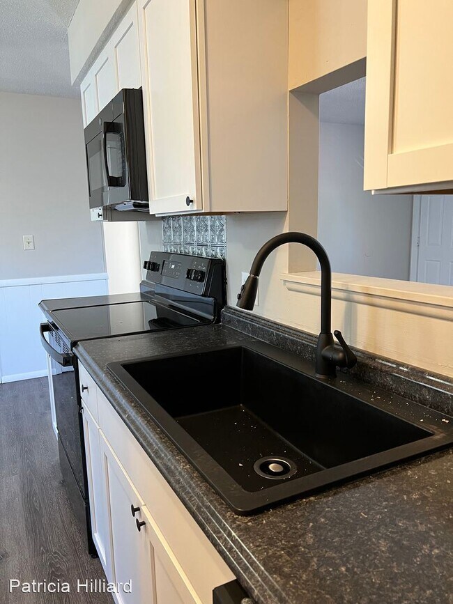 Foto del edificio - 2 br, 1 bath House - 1402 E Commercial St