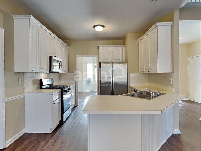 Foto del edificio - 3305 Maple Terrace Dr