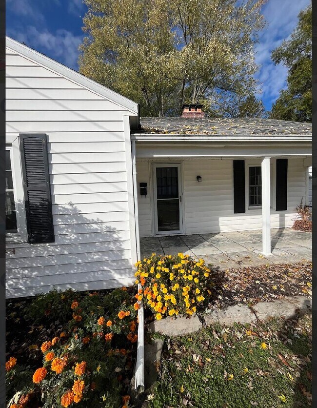 Building Photo - Cozy Two Bedroom - Coming Soon