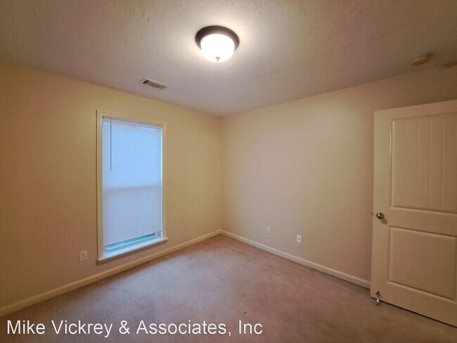 Foto del edificio - 3 br, 2 bath House - 717 Whispering Willow...