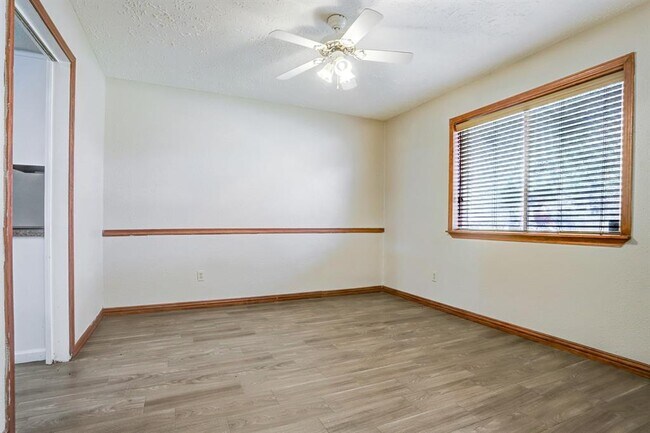 Building Photo - 16806 Dutch Ridge Dr