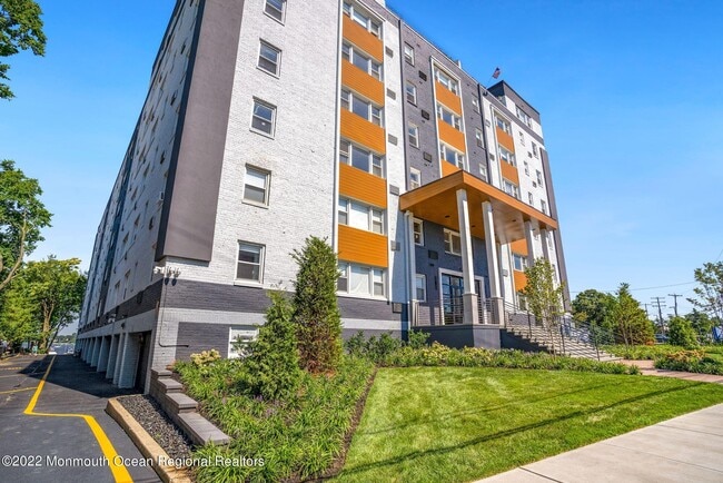 Building Photo - 122 Bodman Pl
