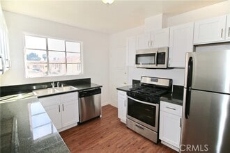 Building Photo - 1270 Wilcox Ave