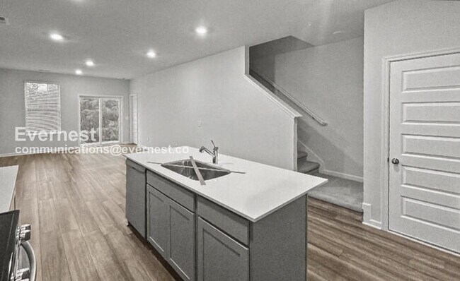 Foto del edificio - 3 Bed/2.5 Bath Townhome with Garage / Pet-Friendly / Available Now!