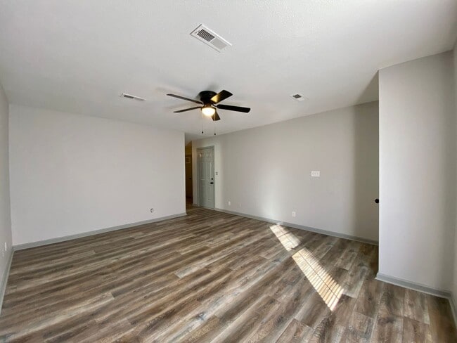 Building Photo - 268 Executive Ave
