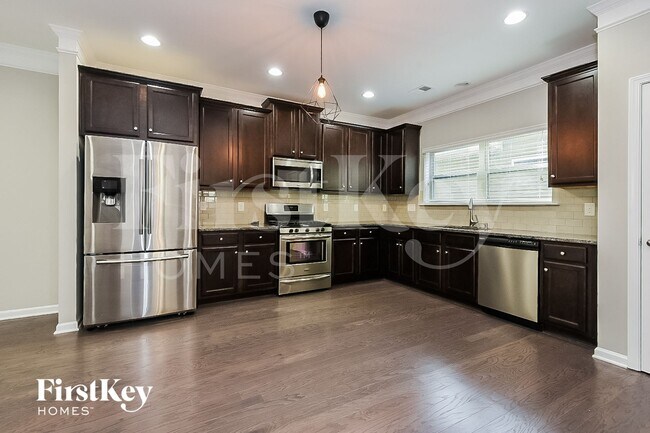 Foto del edificio - 100 Stone Manor Ct