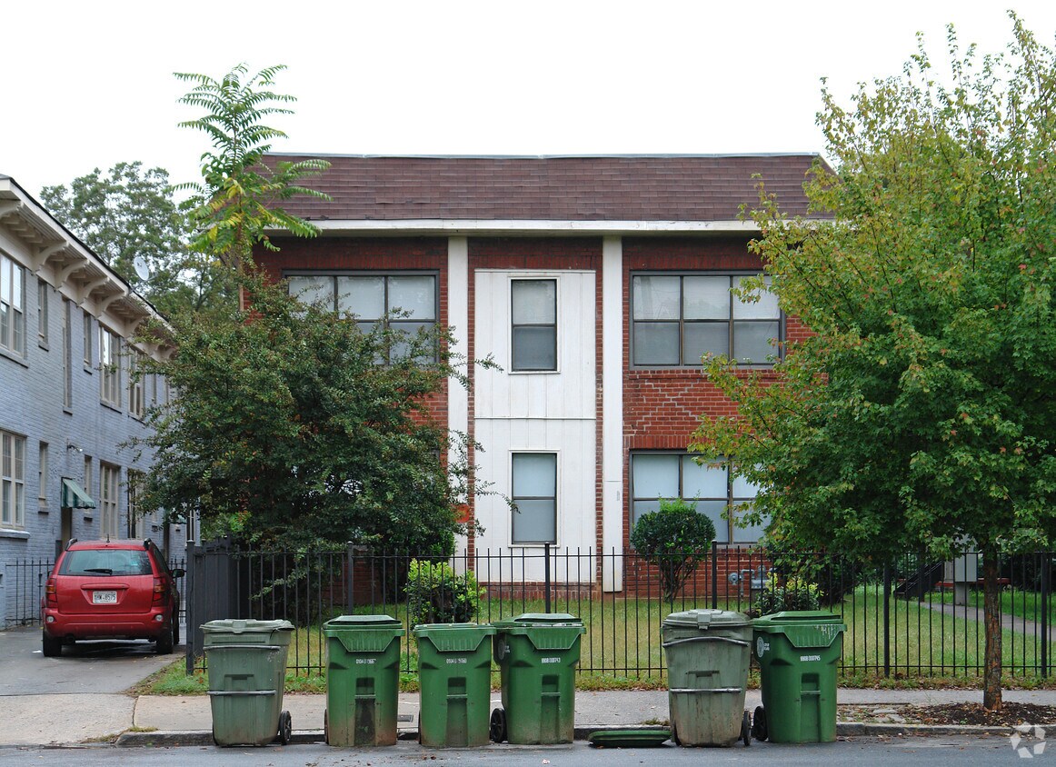 Building Photo - 421 NE Boulevard