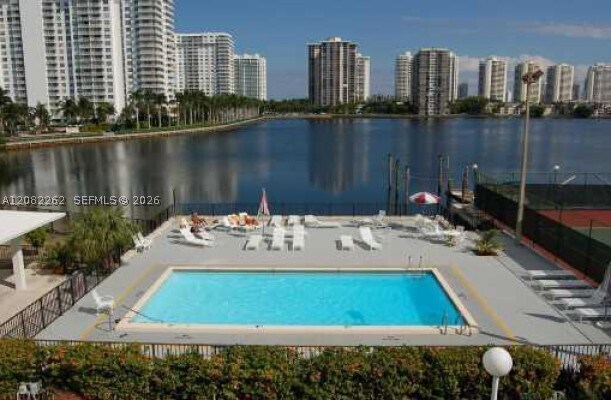 Foto del edificio - 2750 NE 183rd St