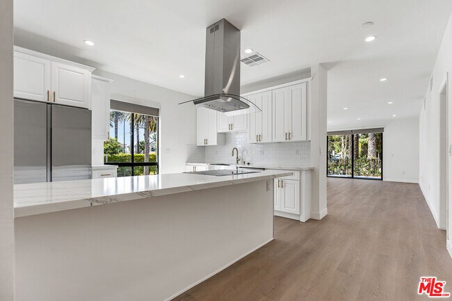 Foto del edificio - 9191 Charleville Blvd