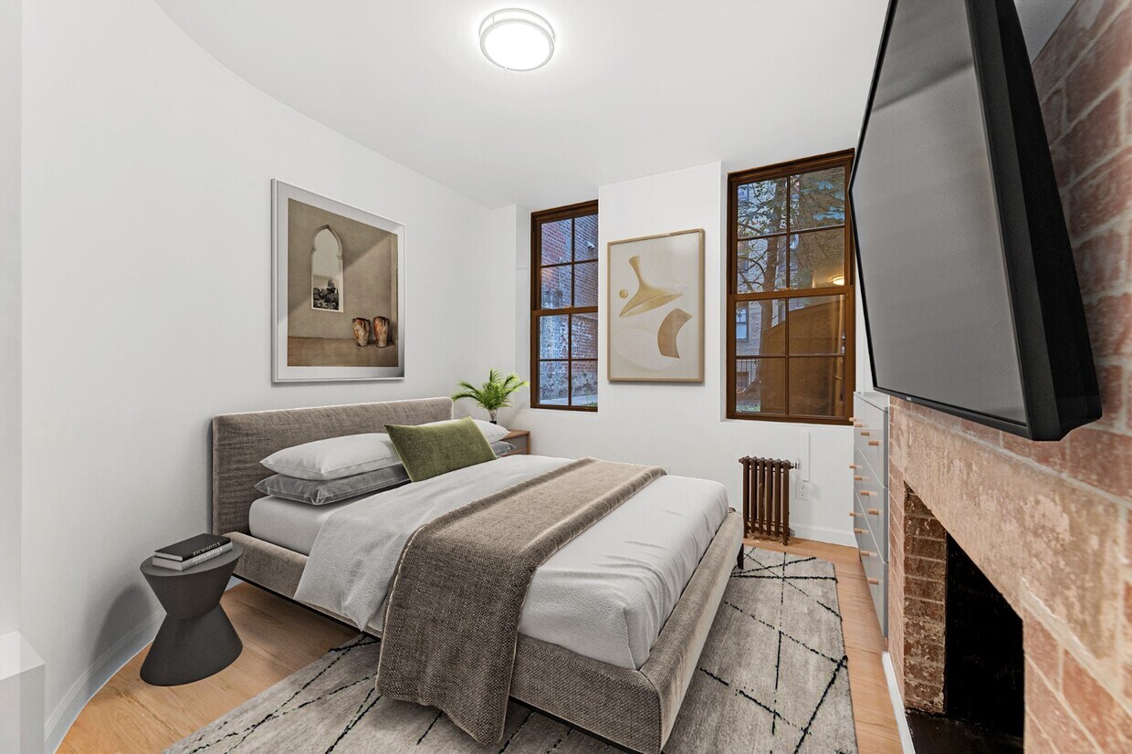 Foto principal - 220 W 10th St