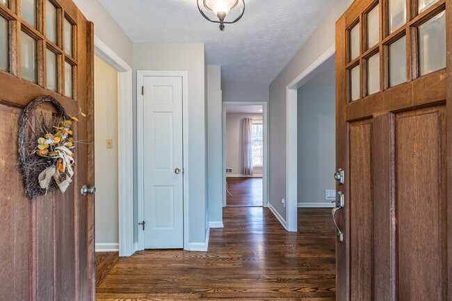 Foto del edificio - 870 Candy Ln SW