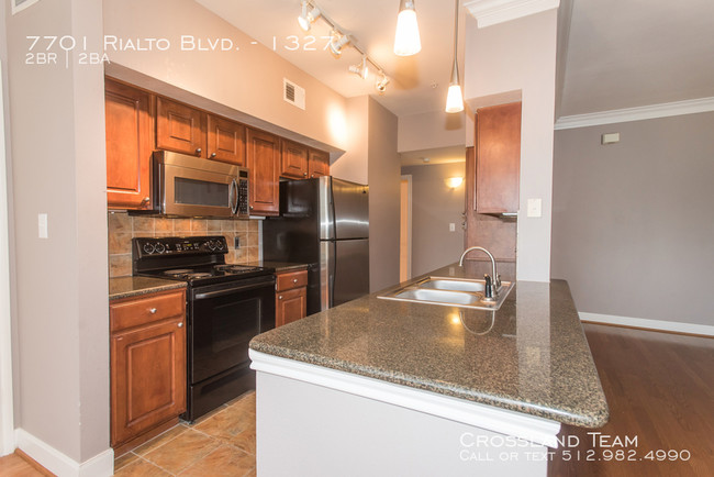 Building Photo - Vista Hills Condomium in SW Austin