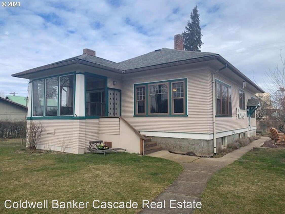 301 W Broadway St, Goldendale, WA 98620 House Rental in Goldendale