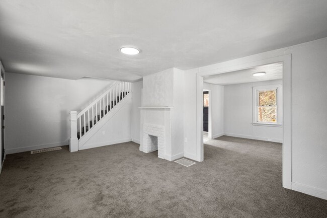 Stunning 3 bedroom home in Penn Hills avai... - Stunning 3 bedroom home in Penn Hills avai...