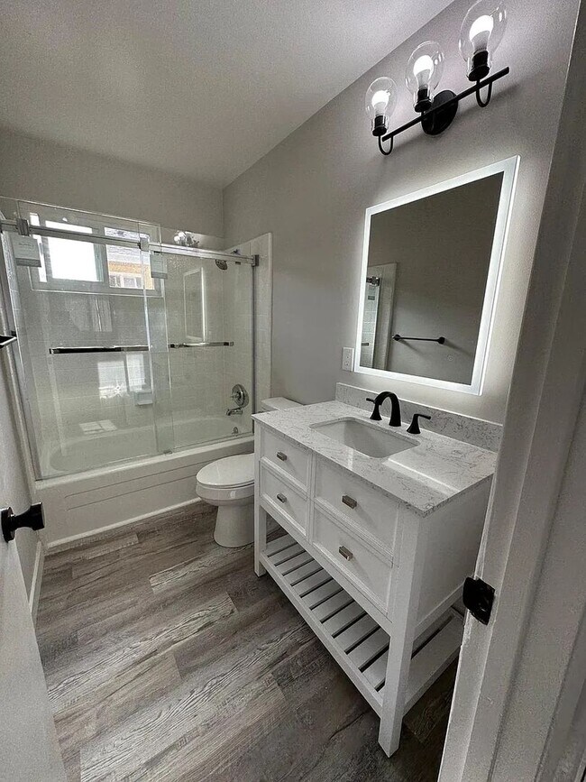 Foto del edificio - Remodeled 2 Bedroom 1 Bath Sunnyvale Apart...
